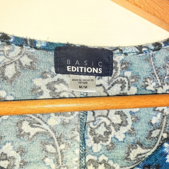 Basic Edition Medium Paisley Blue Handkerchief Hem Soft Stretch Blouse Women's - Picture 3 of 5